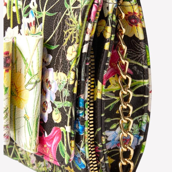 NWT BETSEY JOHNSON DANI CROSSBODY XOFLORAL WHITE FLORAL GOLD CHAIN PURSE - Picture 2 of 16